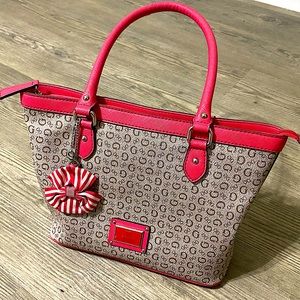 NWOT Guess medium tote style purse—mint condition. Bought and never used.
